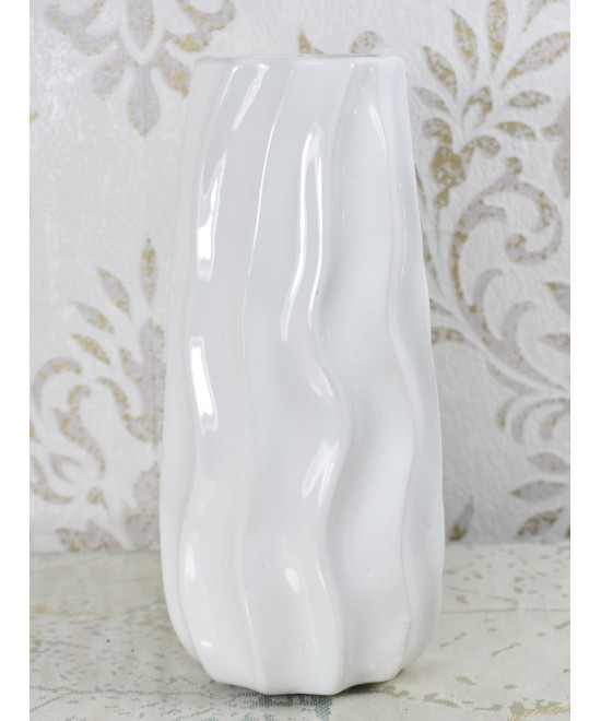 Jarrón blanco decorativo en Miajadas