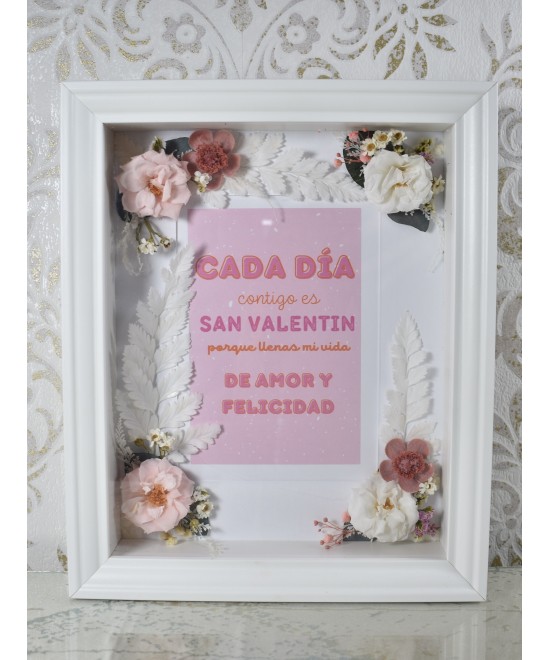 Cuadro con flores preservadas en Miajadas