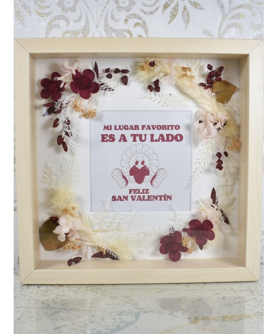 Cuadro con flores preservadas en Miajadas