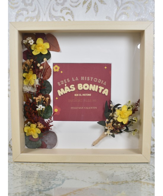 Cuadro con flores preservadas en Miajadas