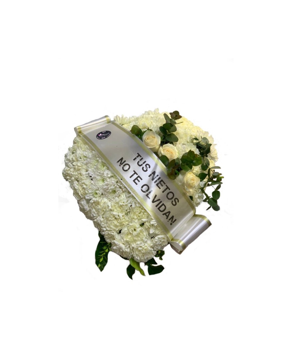 Corazón funerario de claveles en Miajadas