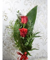 Dos rosas naturales preparadas en Miajadas