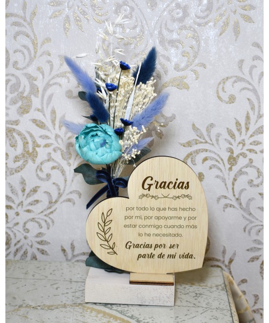Arreglo preservado “Gracias” | Flores preservadas con corazón de madera
