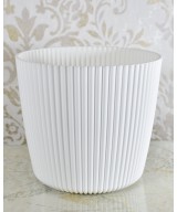 Macetero blanco acanalado | Cubremacetas moderno y elegante